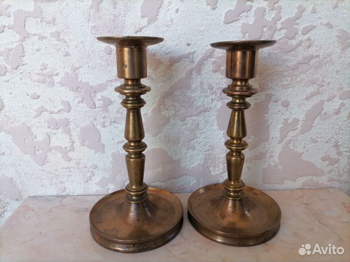 Пара подсвечников