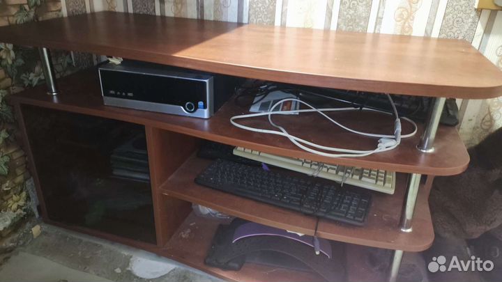 Тумба под телевизор бу со стеклянной дверцей