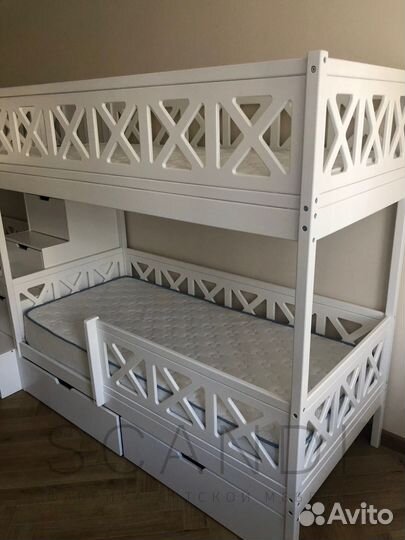 Двухярусная детская кровать