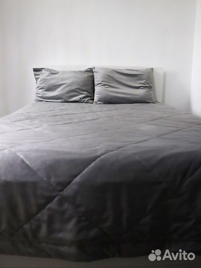 Бархатное покрывало в спальню