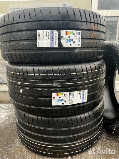 Michelin Pilot Sport 4 S 285/40 R23 и 325/35 R23 111Y