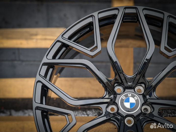 Кованые диски GT Forged R22 на BMW X5,X6,X7