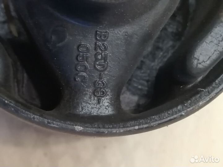 Подушка двигателя FR Mazda Familia 98- Premacy 99