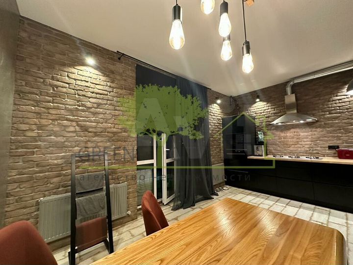 2-к. квартира, 79,5 м², 1/3 эт.