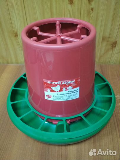 Кормушка для птицы