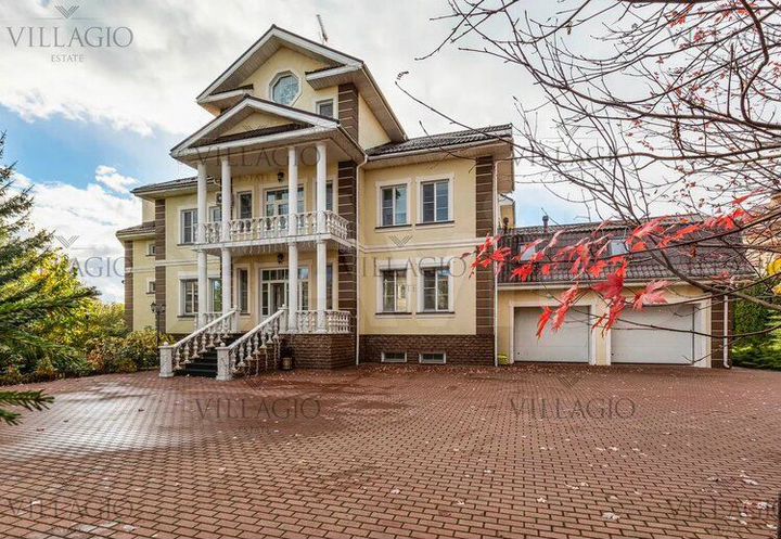 Коттедж 1200 м² на участке 23 сот.