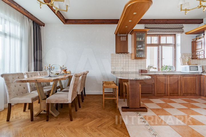 5-к. квартира, 180 м², 5/7 эт.