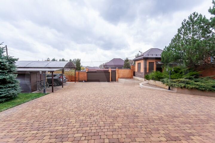 Дом 252,7 м² на участке 20 сот.