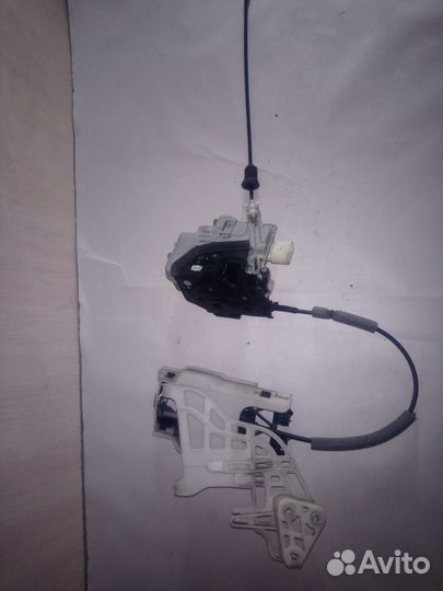 Замок двери volkswagen tiguan 1