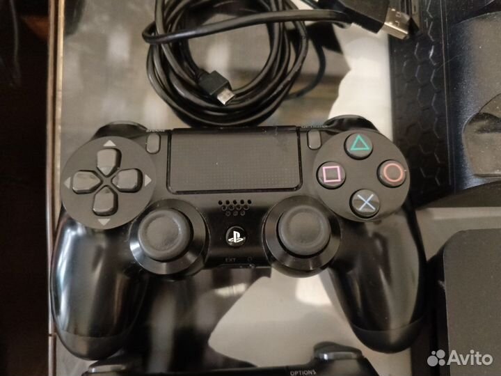 Игровая приставка ps4