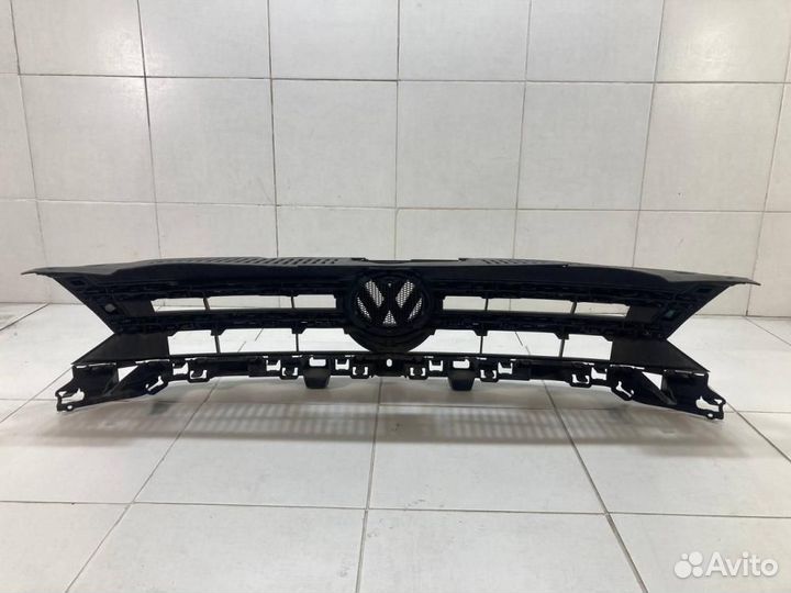 Решетка радиатора Volkswagen Tiguan I рестайлинг (2011—2019)