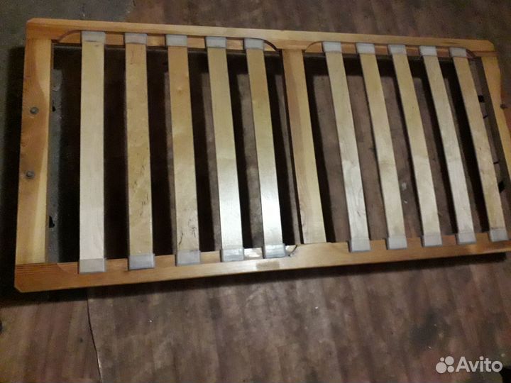 Кровать -расклад на ламелях