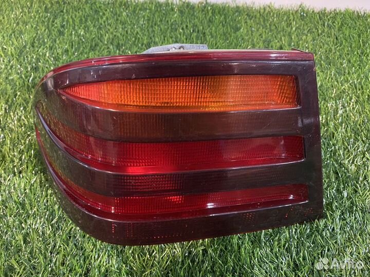 Задний левый фонарь Mercedes Benz E-Class W210