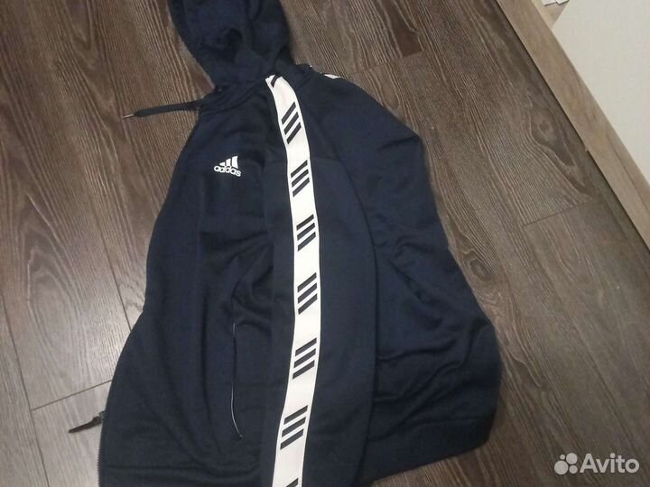 Бирки были отрезаны,можно пробить по серийнику