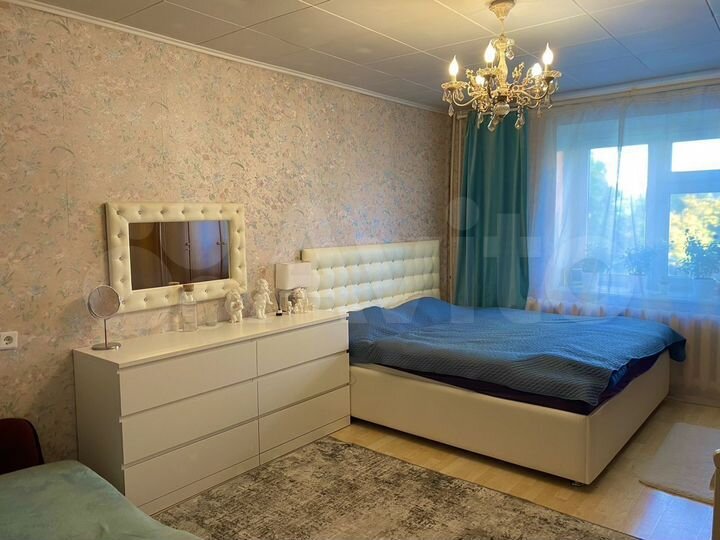 4-к. квартира, 94 м², 4/10 эт.