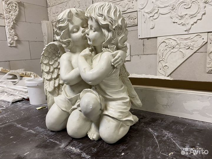 Ангелы из гипса скульптура