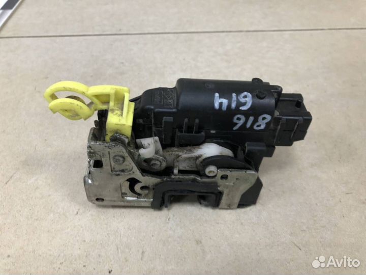 Замок двери задней левой Renault Duster