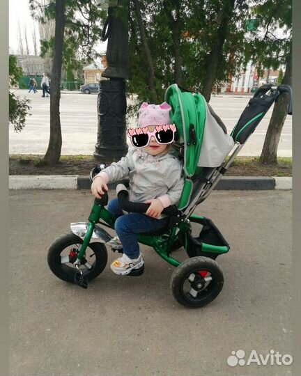 Трехколесный велосипед детский с ручкой