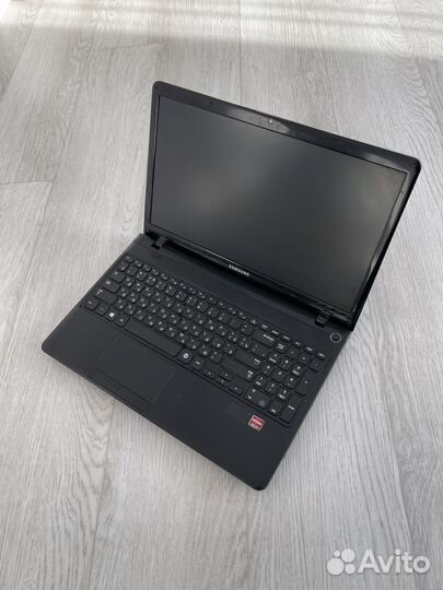 Ноутбук Samsung i7 radeon 16gb ssd 256gb 15.6