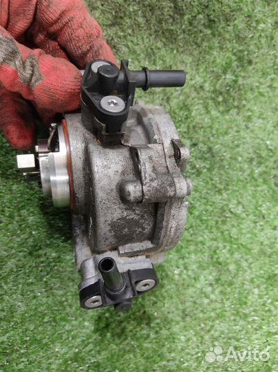 Насос вакуумный Peugeot Partner B9 2014