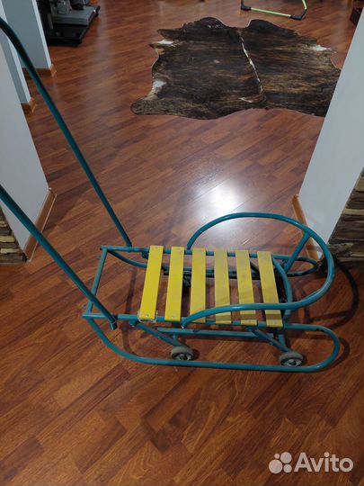 Детские санки на колесах с матрасом