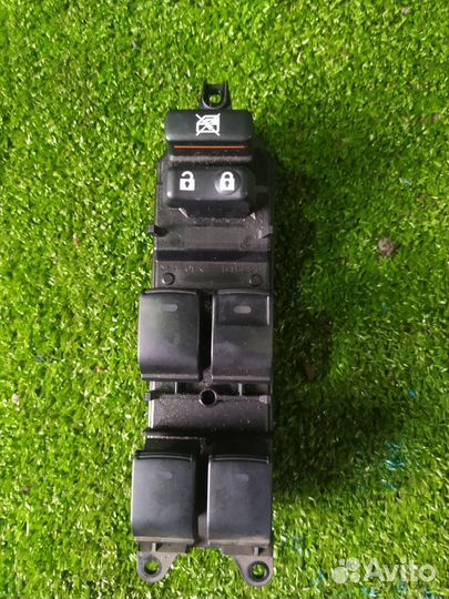 Блок управления стеклоподъемниками Toyota Camry