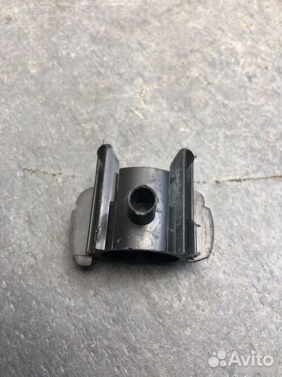 Кронштейн датчика Audi