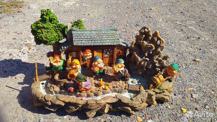 Декоративный, настольный фонтан Гномы