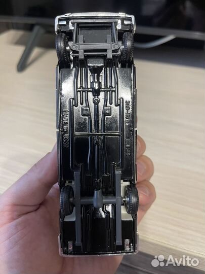 Модель автомобиля ЗИЛ 115 1:43