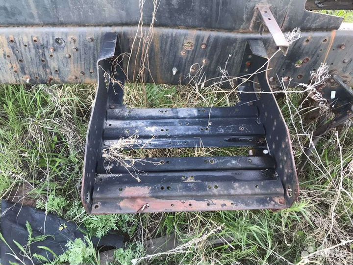 Кронштейн воздушного ресивера dong feng