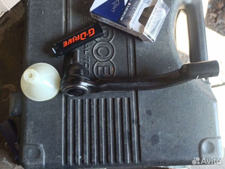 D8F40JG00A Наконечник рулевой левый Ниссан