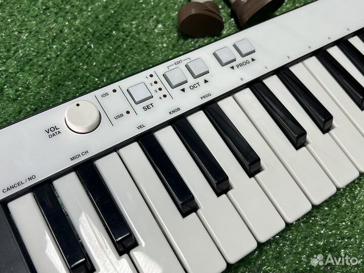 Midi-клавиатура IK Multimedia iRig keys