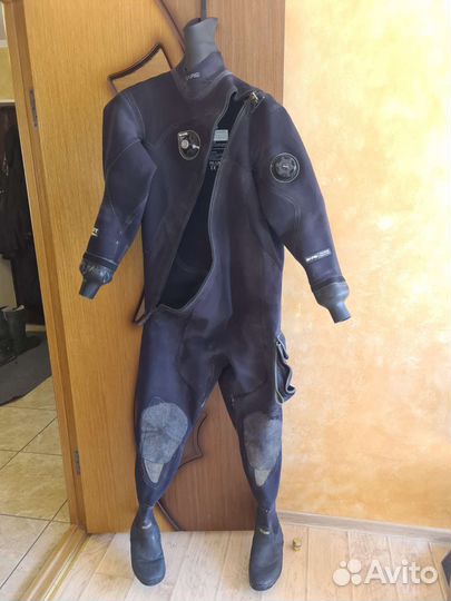 Костюм для дайвинга