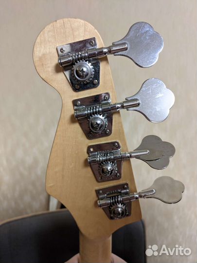 Бас гитара fender jazz bass