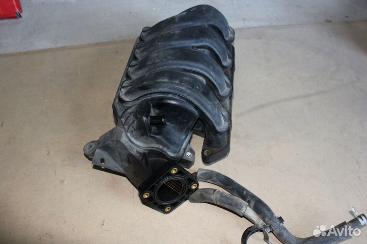 Впускной коллектор Toyota Corolla NZE 120, NZE 121