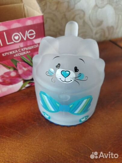 Чашки с игрушками