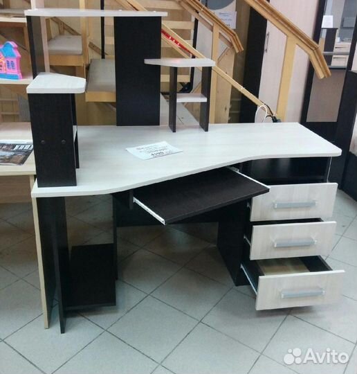 Стол компьютерный Каспер