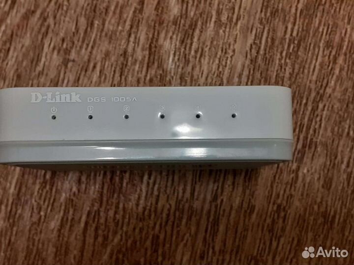 Коммутатор D - link DGS-1005D
