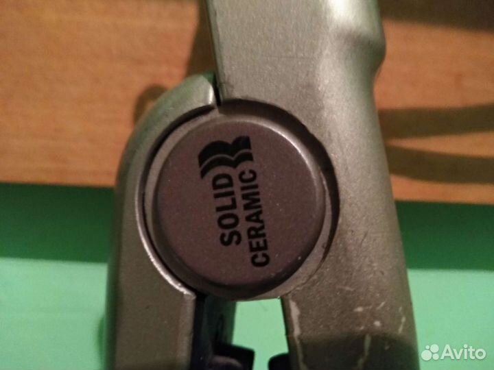 Утюжок, выпрямитель для волос