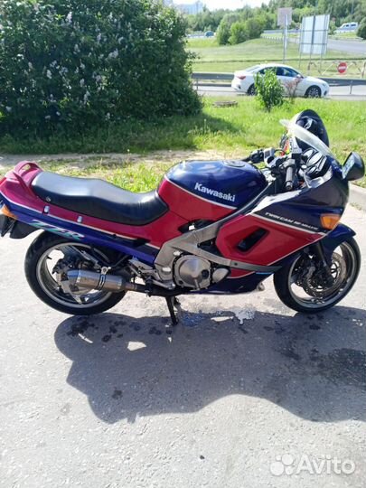 Мотоцикл Kawasaki ZZR600