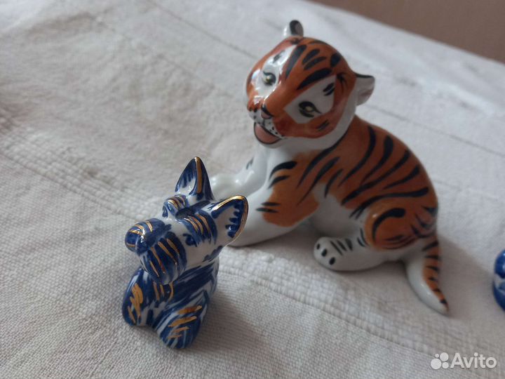 Фарфоровые фигурки