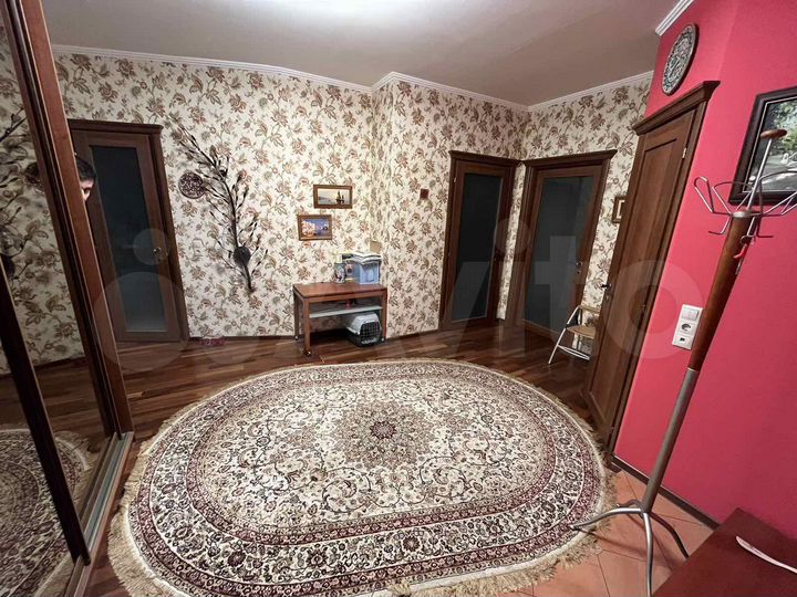 3-к. квартира, 105 м², 1/4 эт.