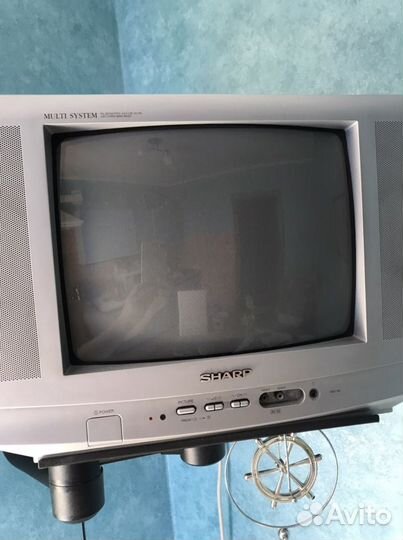 Телевизор шарп серебристого цвета в отличном рабоч