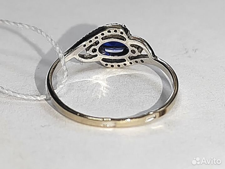 Золотое кольцо с камнем 17р