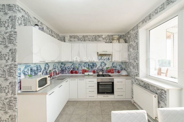 3-к. квартира, 98 м², 6/6 эт.