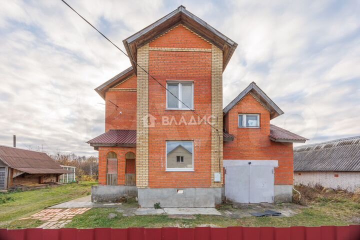 Дом 229,7 м² на участке 20,5 сот.