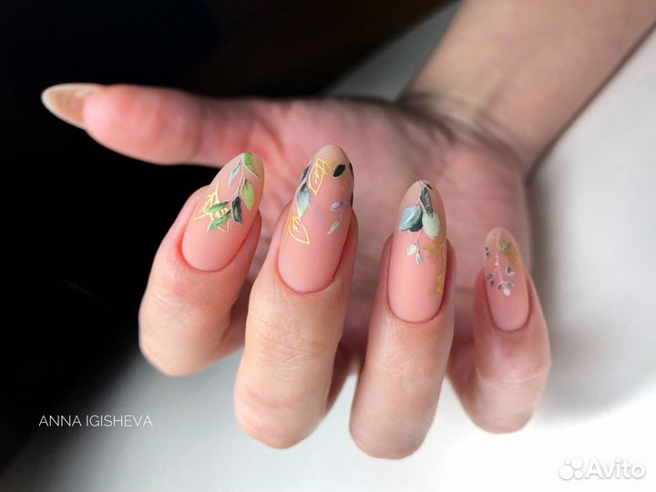 Маникюр с покрытием гель-лаком