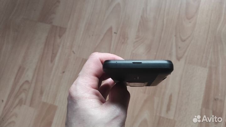 HTC EVO 3D, 1 ГБ