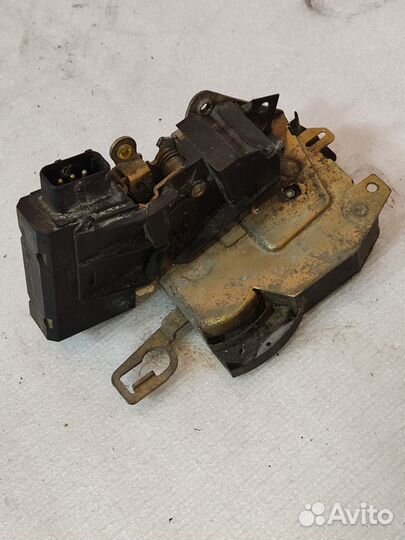 Замок передней правой двери bmw 3 e36