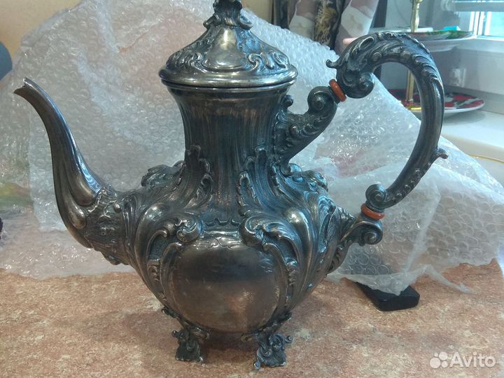 Серебряный кувшин